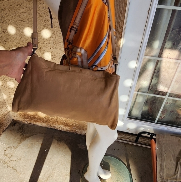 RETRO VINTAGE 1970’S LEATHER CARPETBAGS OF AMERICA BAG, Free Scarf Top - Picture 7 of 16